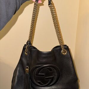 Gucci Black Pebbled Leather Shoulder Bag with Gold Chain